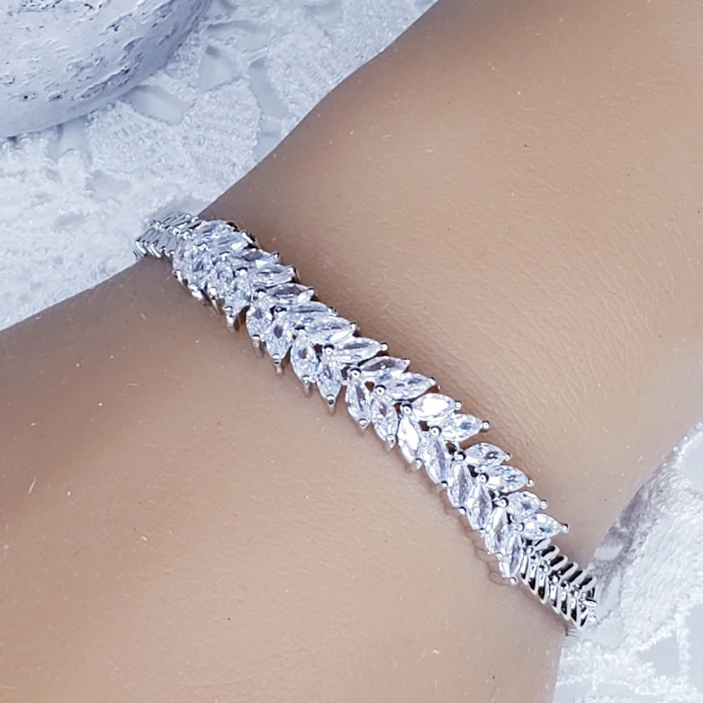 NEW! Simulated White CZ Diamond Bracelet🤍